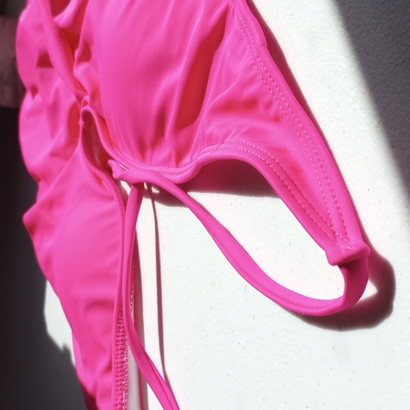 Women's sexy V-neck design one piece swimsuit, pool, beach and vacation - Picture 15 of 17